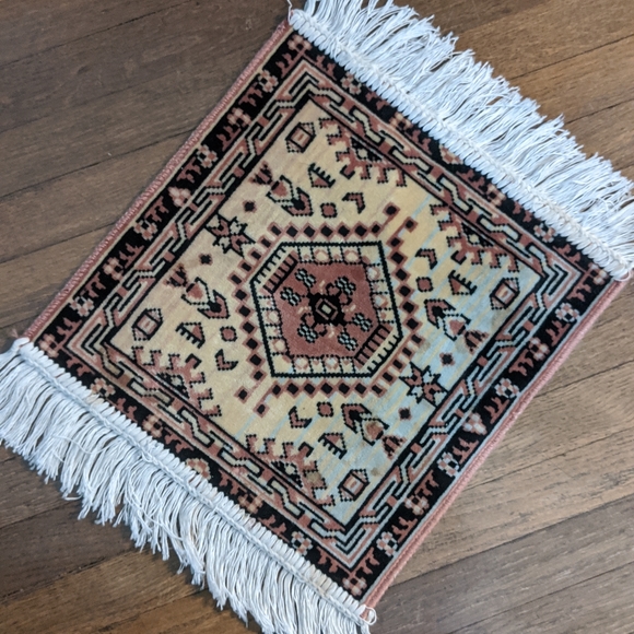 Table Rug Boho Mini Kilim Rug Oriental Rug - Picture 2 of 12